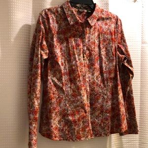 Eddie Bauer wrinkle resistant stretch button down top